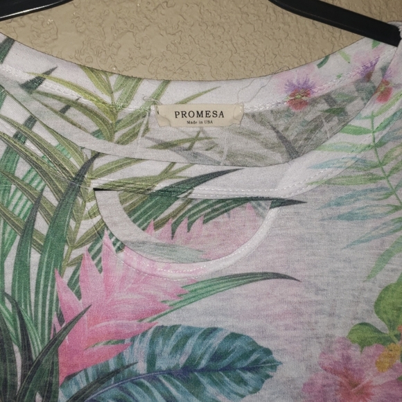 Hawaiian shirt - Picture 3 of 4